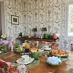 Peiranze144 Bed & Breakfast 3*